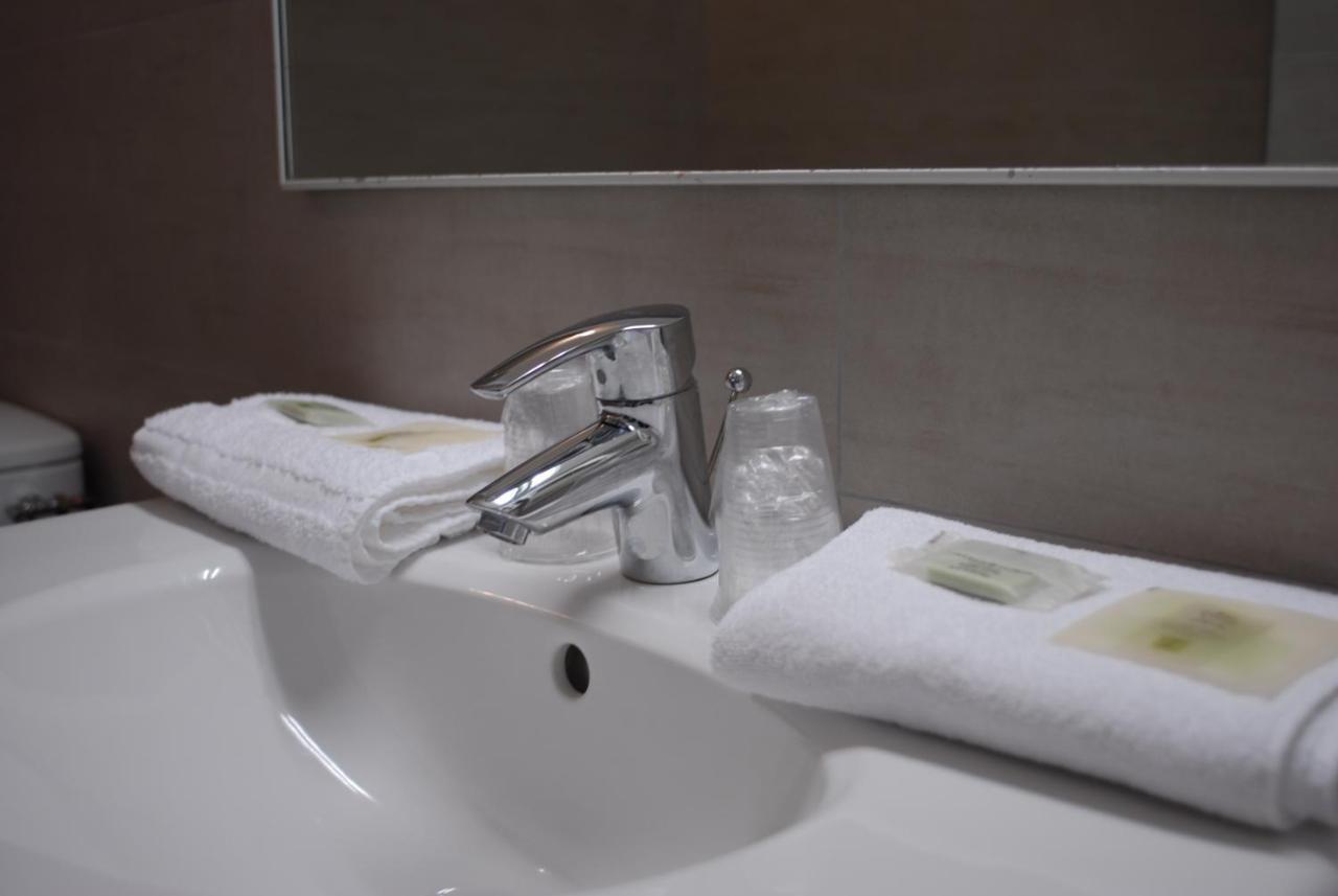 Hotel Les Eucalyptus بورتو بولو المظهر الخارجي الصورة