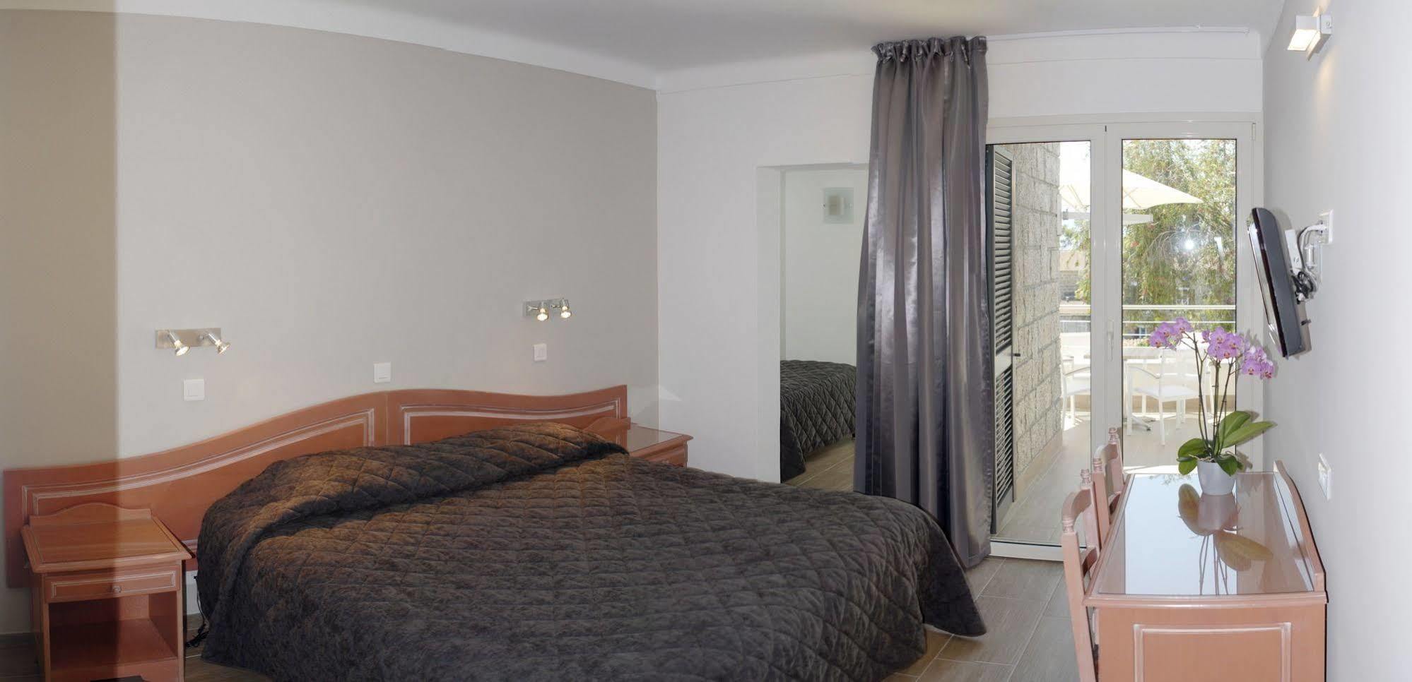 Hotel Les Eucalyptus بورتو بولو المظهر الخارجي الصورة